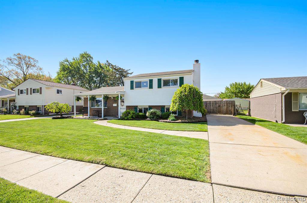 Sterling Heights, MI 48310,2426 CAMEL Drive