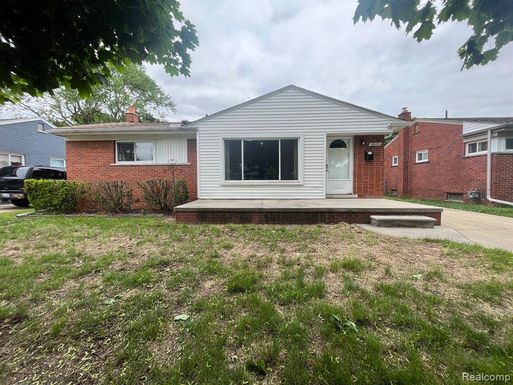 Southgate, MI 48195,15255 MULBERRY Street