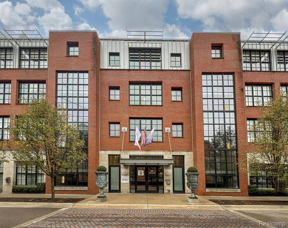 Birmingham, MI 48009,2051 VILLA Road 203