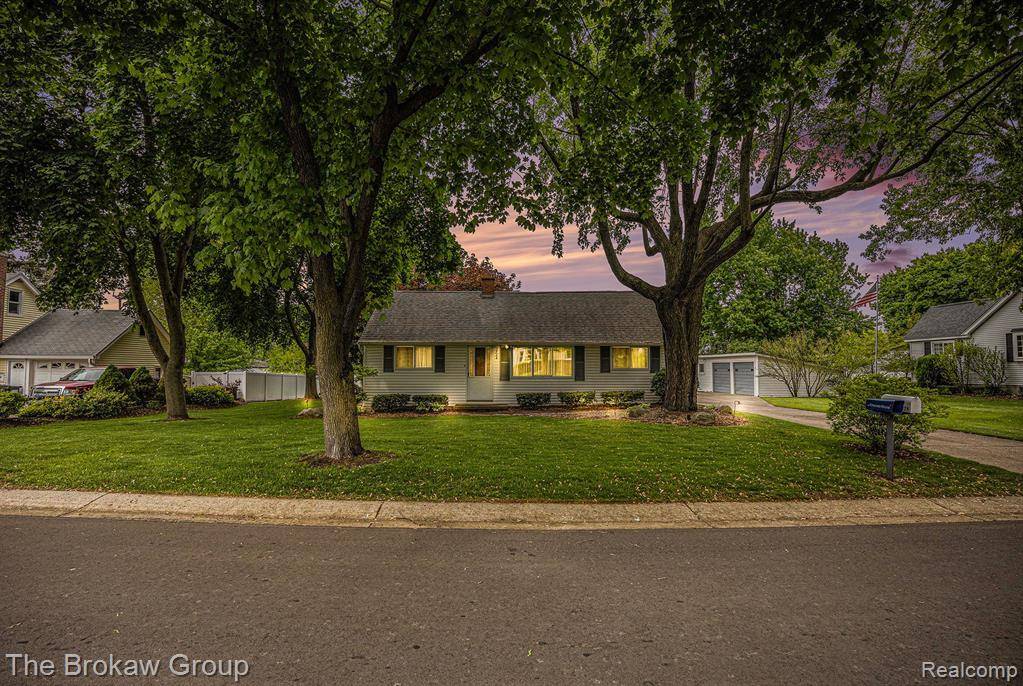Rochester Hills, MI 48307,2724 HARRISON Avenue