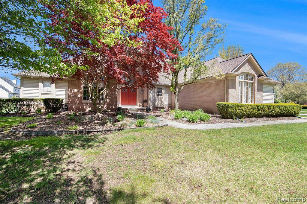 Commerce Twp, MI 48382,5200 BRIDGE Trail W