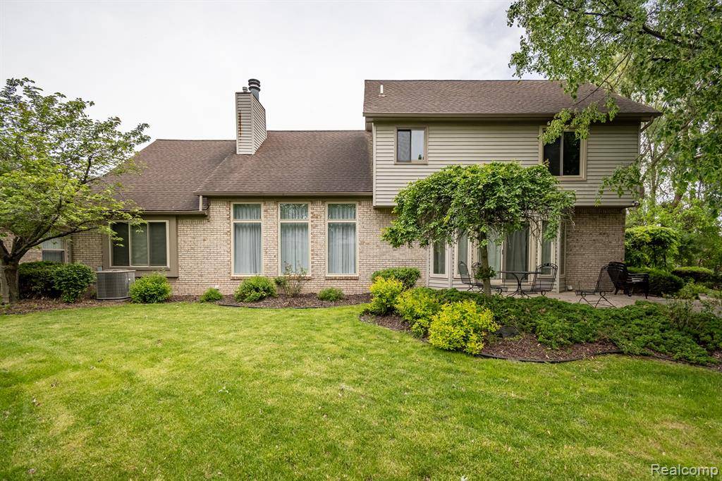 Sterling Heights, MI 48314,42739 POND VIEW Drive