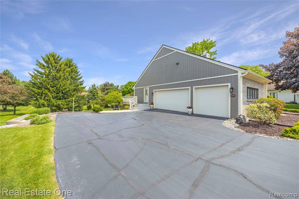 Independence Twp, MI 48348,6600 PARK VALLEY Drive