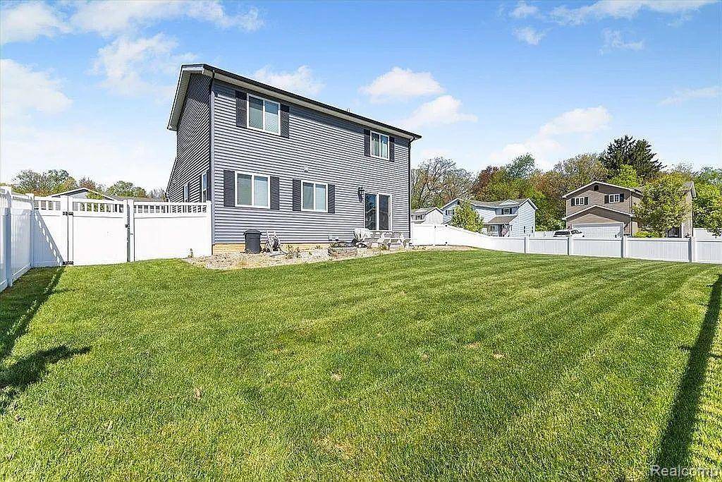 Waterford Twp, MI 48327,6576 SKYLAR Lane