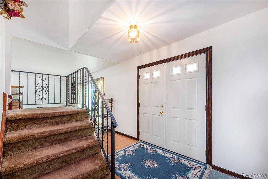 Clinton Twp, MI 48036,18951 SIOUX Street