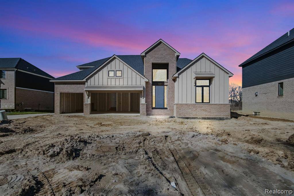 Macomb Twp, MI 48044,45070 TWIN RIVER Drive