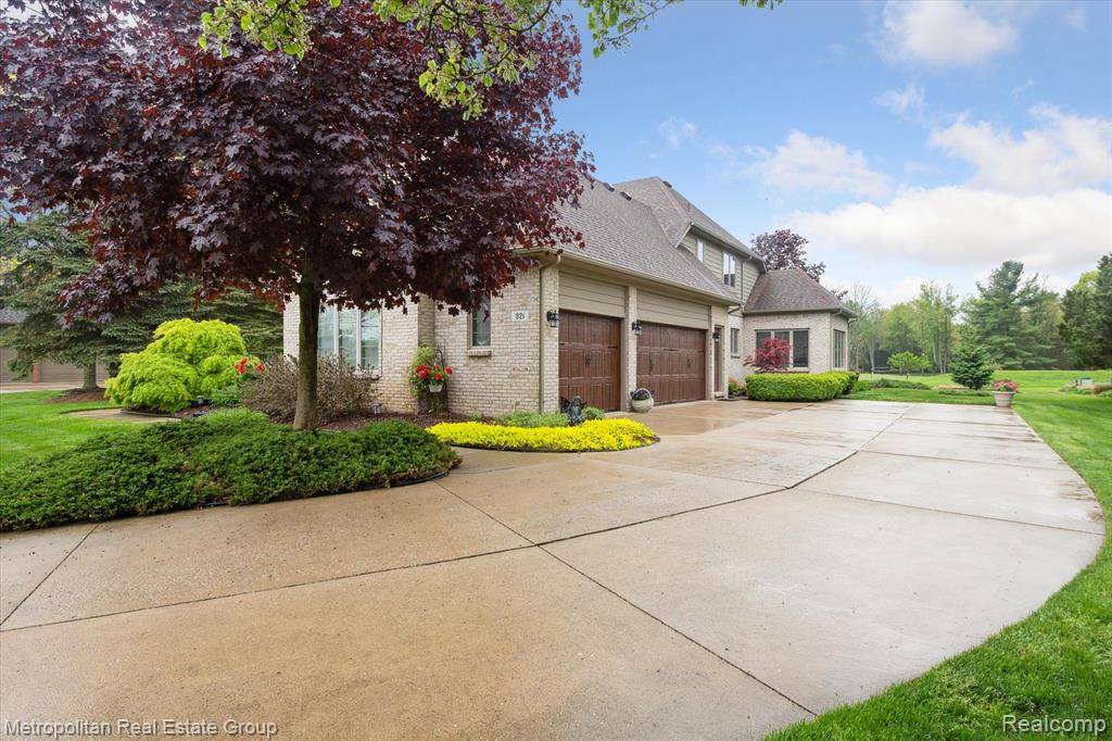 Highland Twp, MI 48357,921 GLENEAGLES