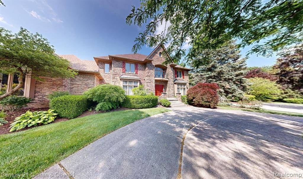 Farmington Hills, MI 48331,29918 KENLOCH Drive