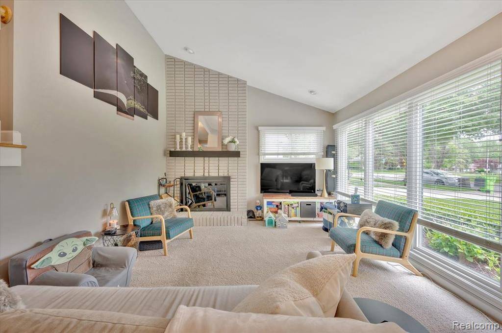 Rochester, MI 48307,1227 SYCAMORE Drive