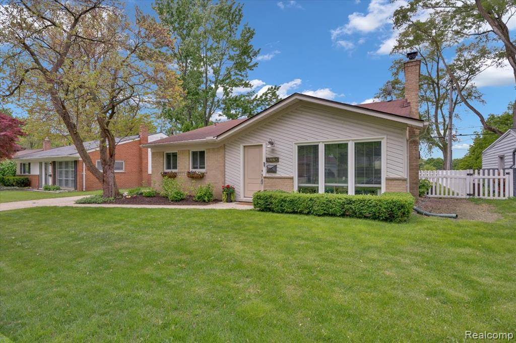 Rochester, MI 48307,1227 SYCAMORE Drive