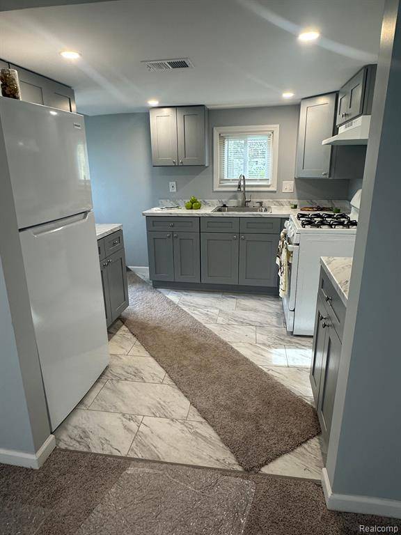 Riverview, MI 48193,17788 QUARRY Street