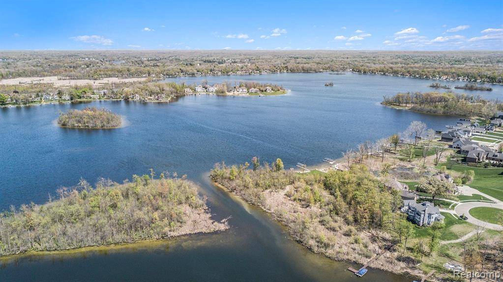 Fenton Twp, MI 48451,14265 WRIGHT Drive