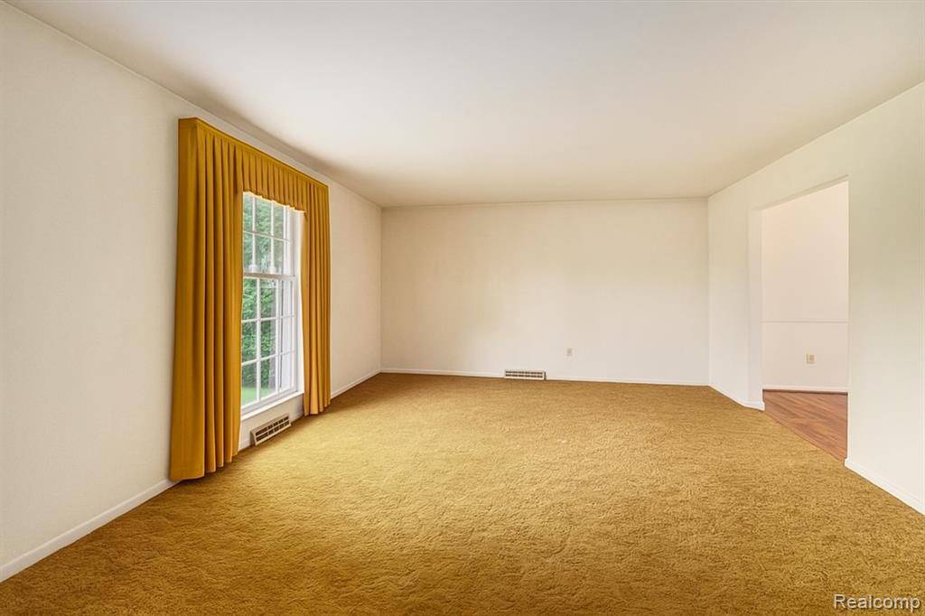 Grand Blanc Twp, MI 48439,8276 APPLEWAY Drive