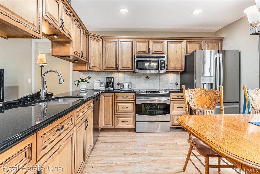 Rochester Hills, MI 48309,3714 DONLEY Avenue