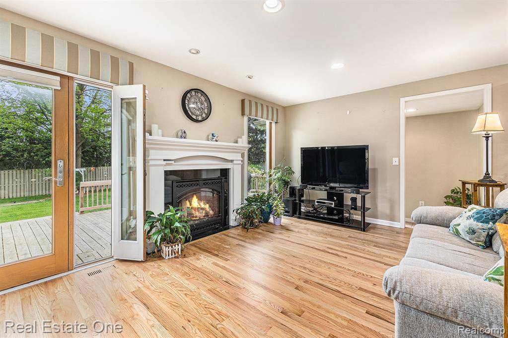 Rochester Hills, MI 48309,3714 DONLEY Avenue