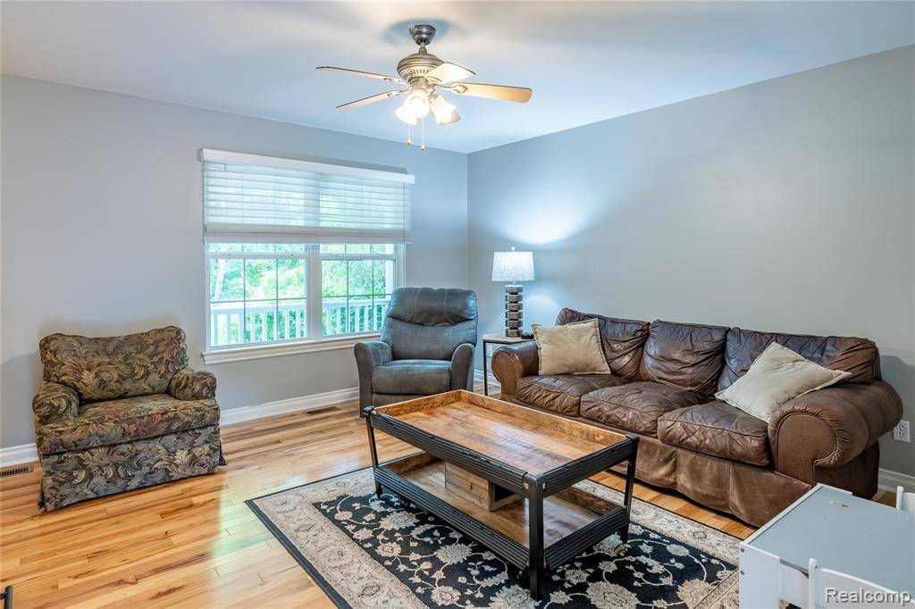Hamburg Twp, MI 48116,7457 ORE LAKE Road