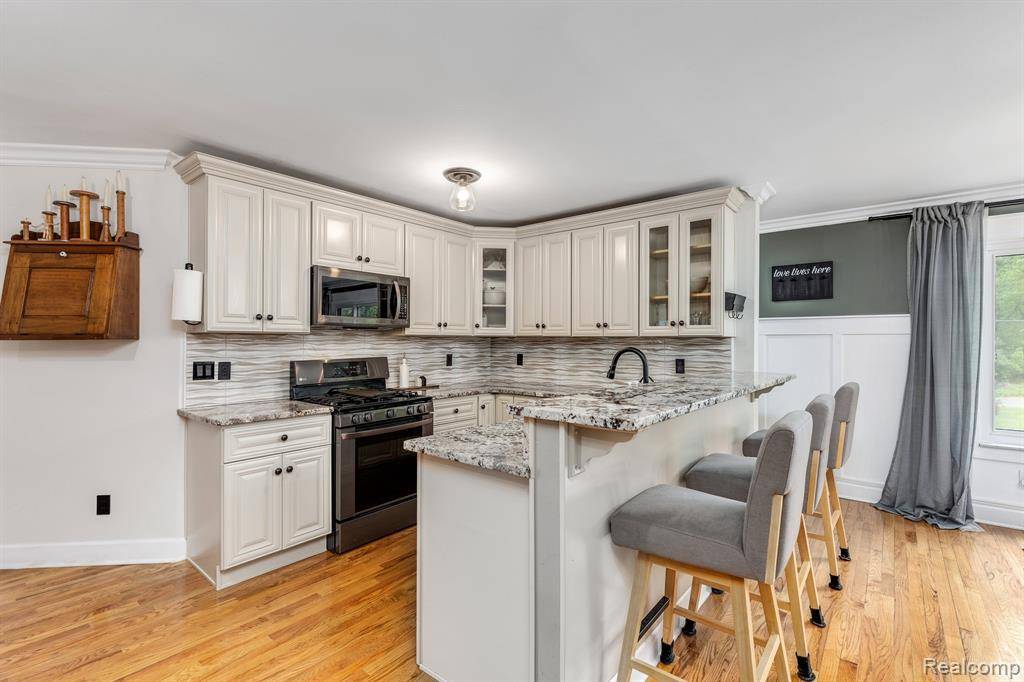 Commerce Twp, MI 48382,1716 BIRCHTON Street