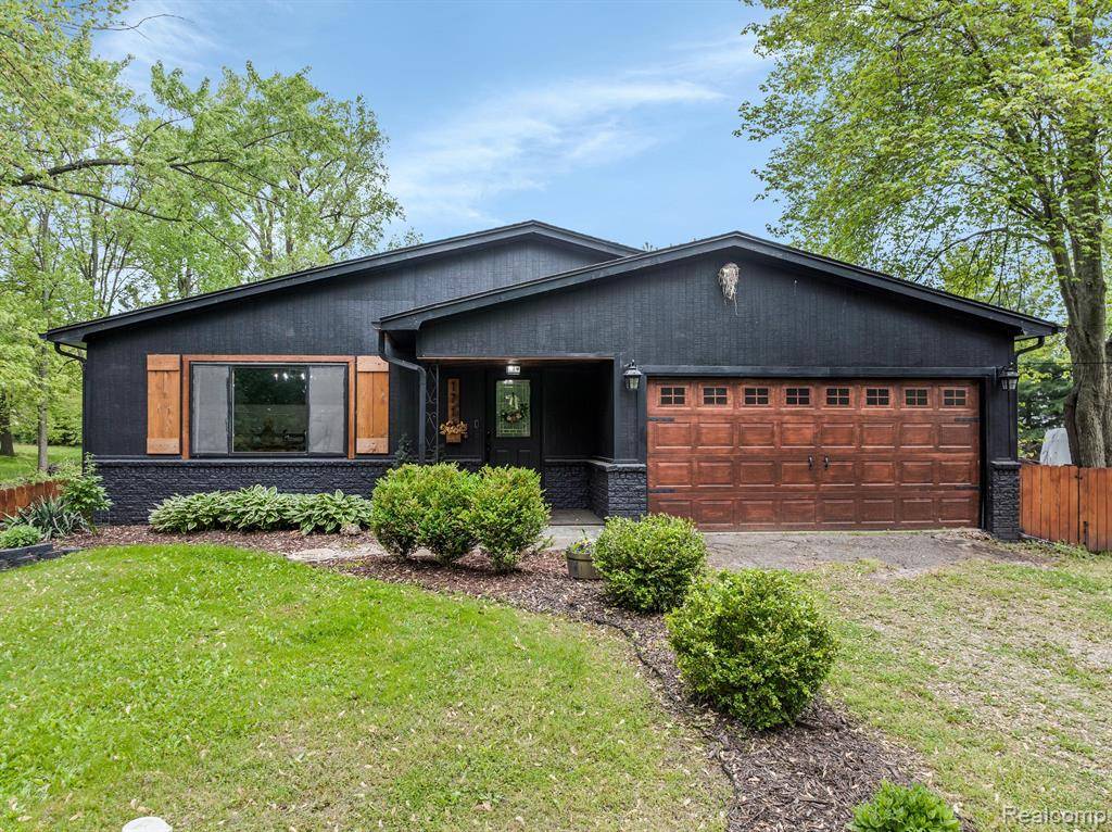 Commerce Twp, MI 48382,1716 BIRCHTON Street