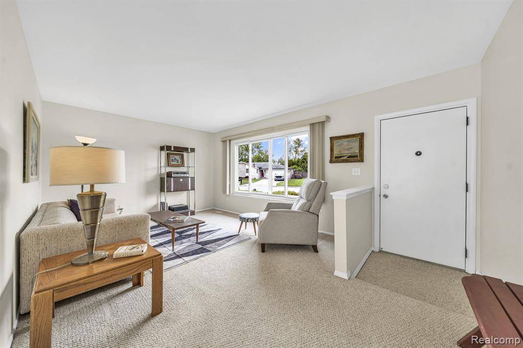 Clinton Twp, MI 48035,17993 MAYBURY Drive