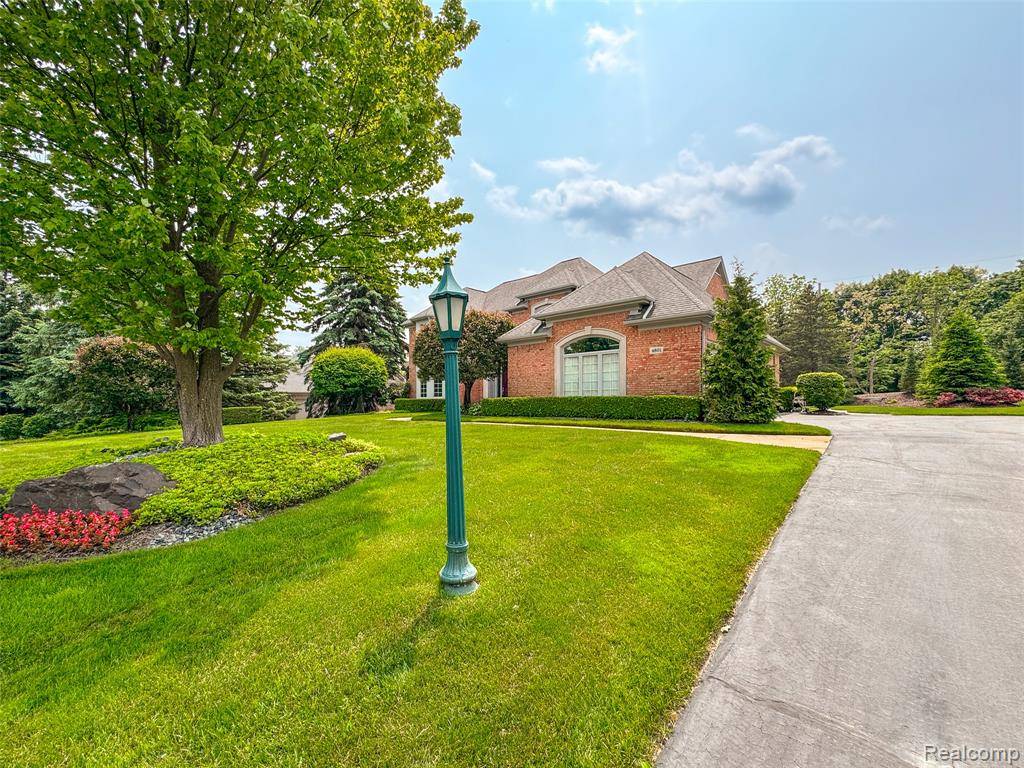 Oakland Twp, MI 48306,4801 GOODISON PLACE Drive