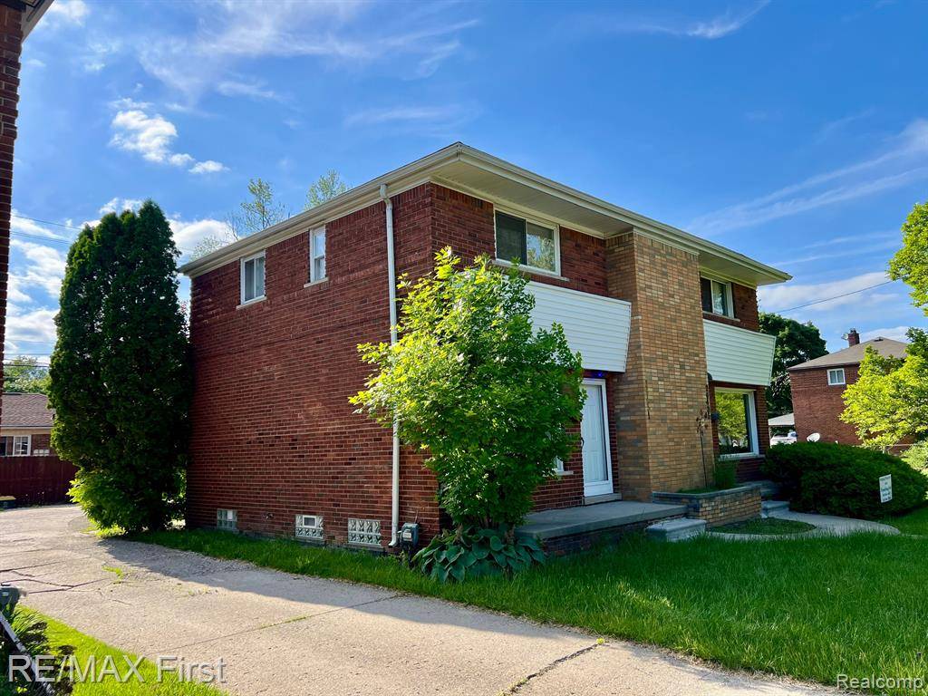 Oak Park, MI 48237,26431 COOLIDGE