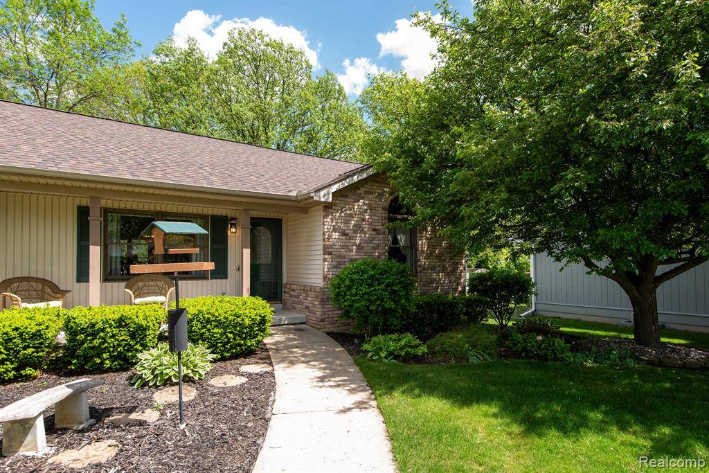 Davison, MI 48423,906 VILLAGE Drive
