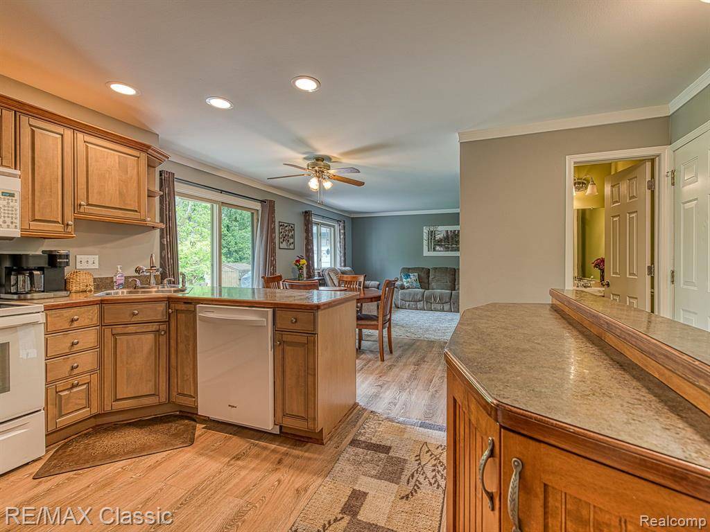 Plymouth Twp, MI 48170,8866 MANTON Avenue