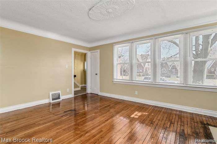 Detroit, MI 48224,6127 GRAYTON Street