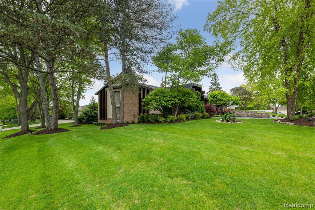 West Bloomfield Twp, MI 48323,4749 TARA