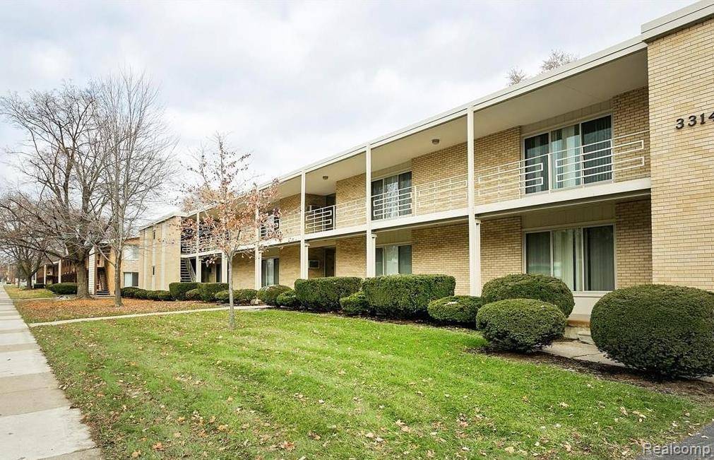 Royal Oak, MI 48073,3314 GREENFIELD Road 7