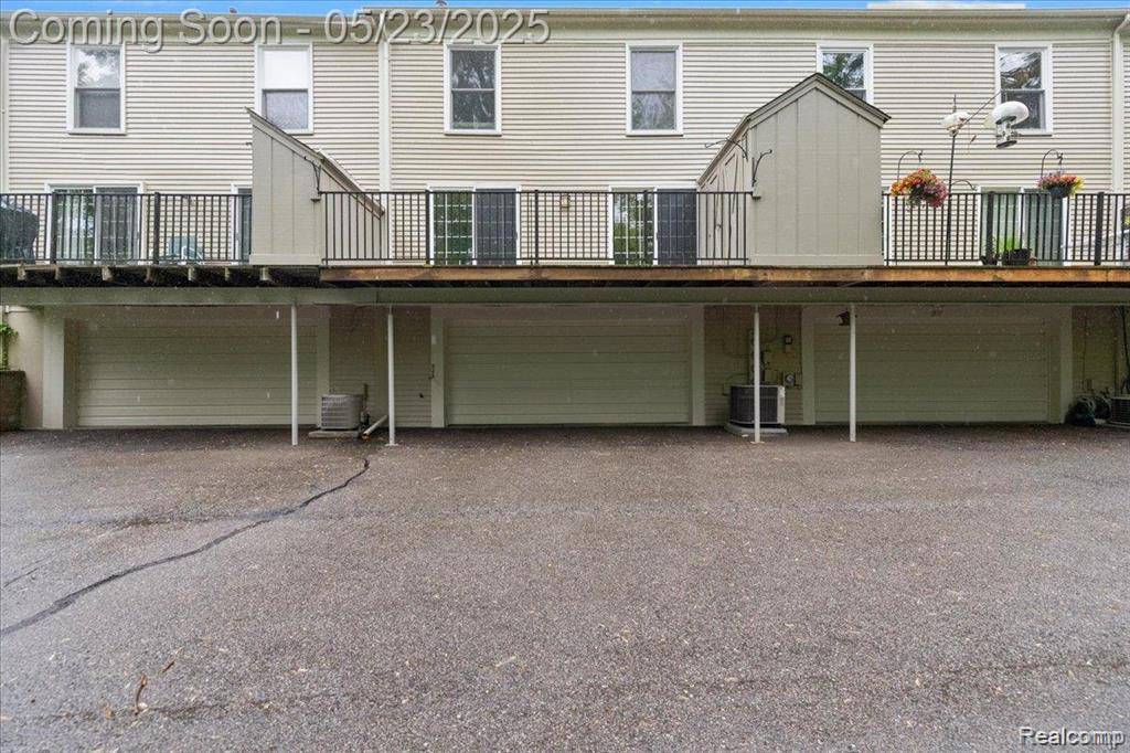 Rochester Hills, MI 48306,1477 CARRIAGE Lane
