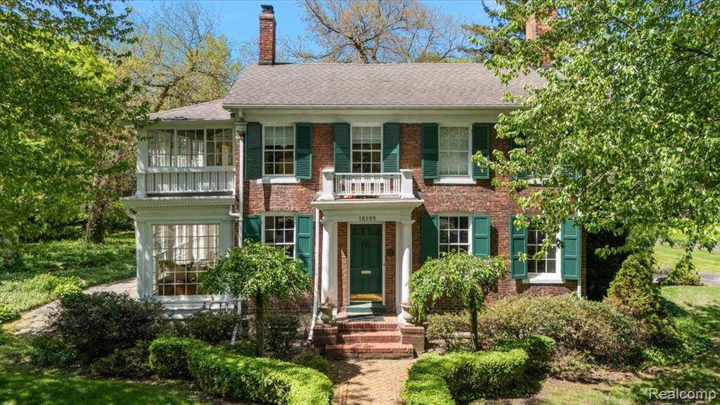 Grosse Pointe Park, MI 48230,16109 E JEFFERSON Avenue