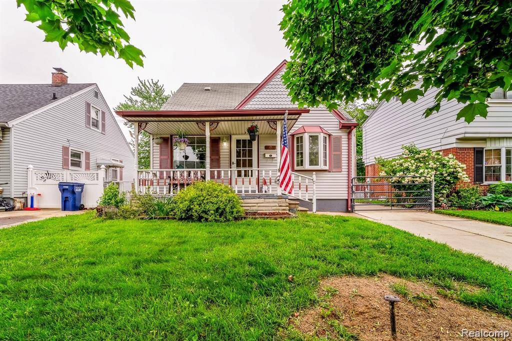 Lincoln Park, MI 48146,706 WHITE Avenue