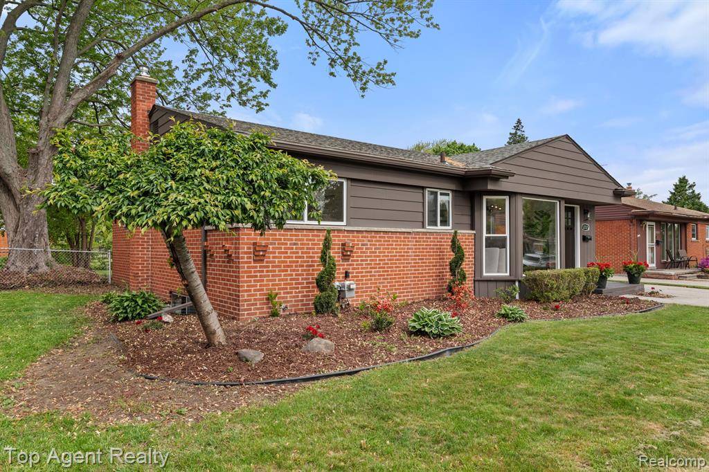 Warren, MI 48092,32525 HOLDEN Drive