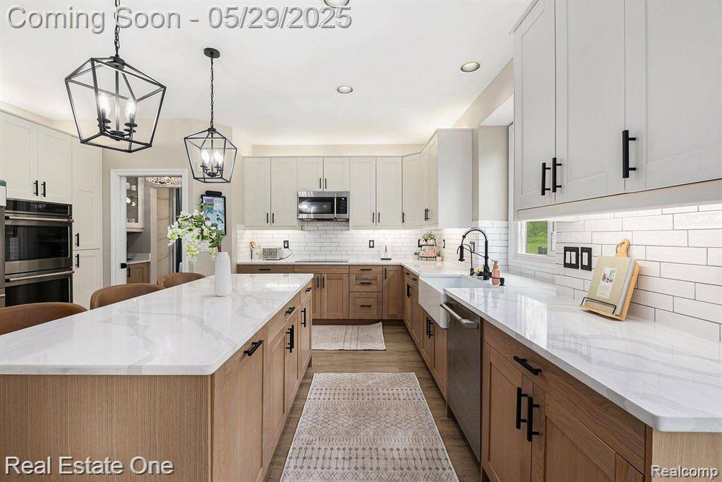 Oakland Twp, MI 48306,36 KNORRWOOD Drive