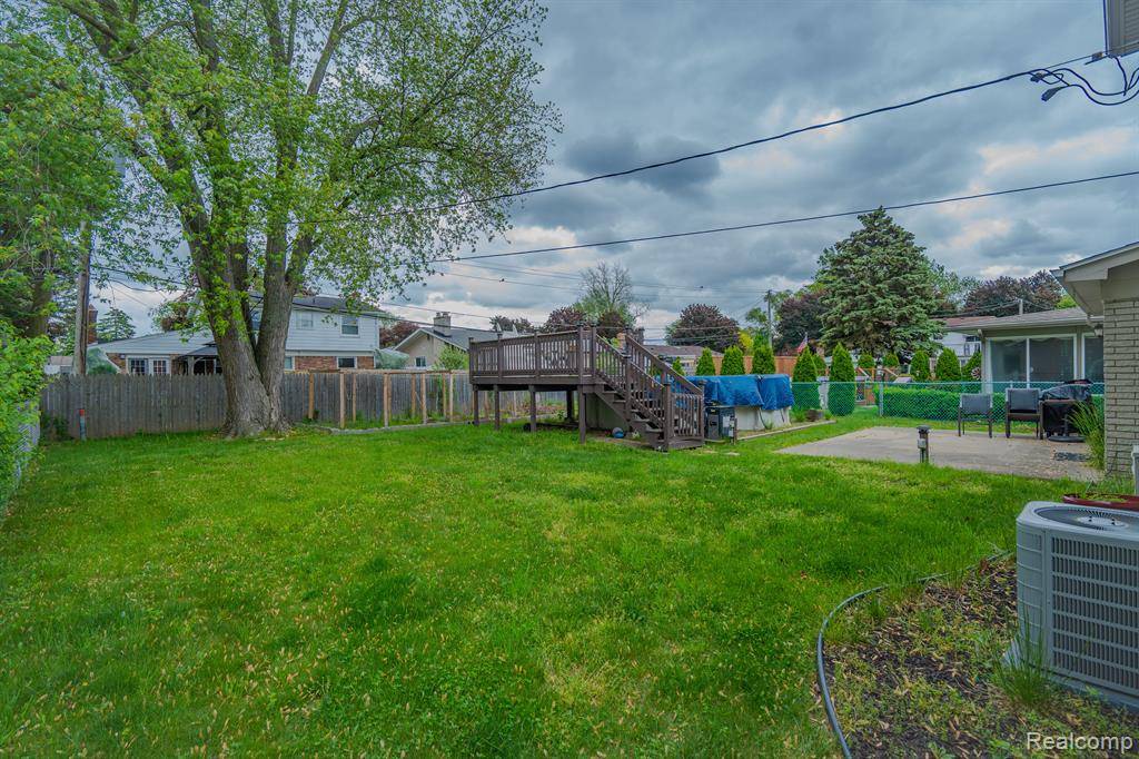 Warren, MI 48093,32904 SUROW Drive