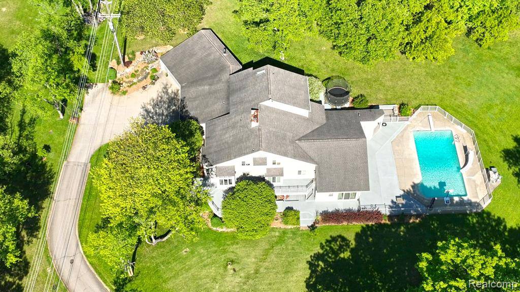Milford Twp, MI 48380,197 Skyline Drive