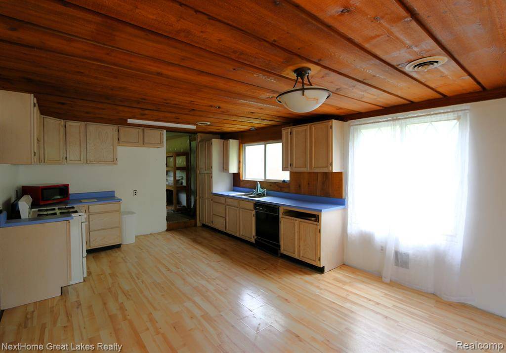 Burton, MI 48509,6259 MERCURY Avenue