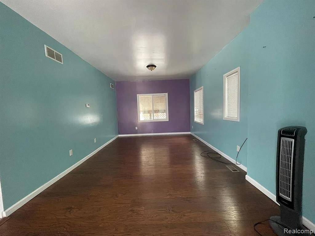 Warren, MI 48089,8056 FISHER Avenue
