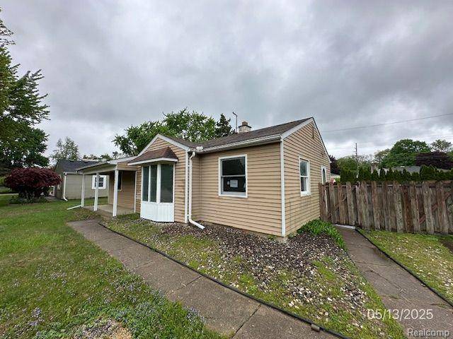 Livonia, MI 48152,18543 SUNSET Street