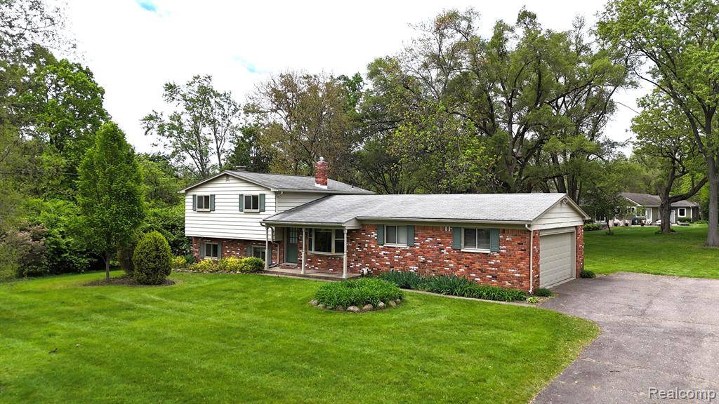 West Bloomfield Twp, MI 48324,3010 WARNER Drive