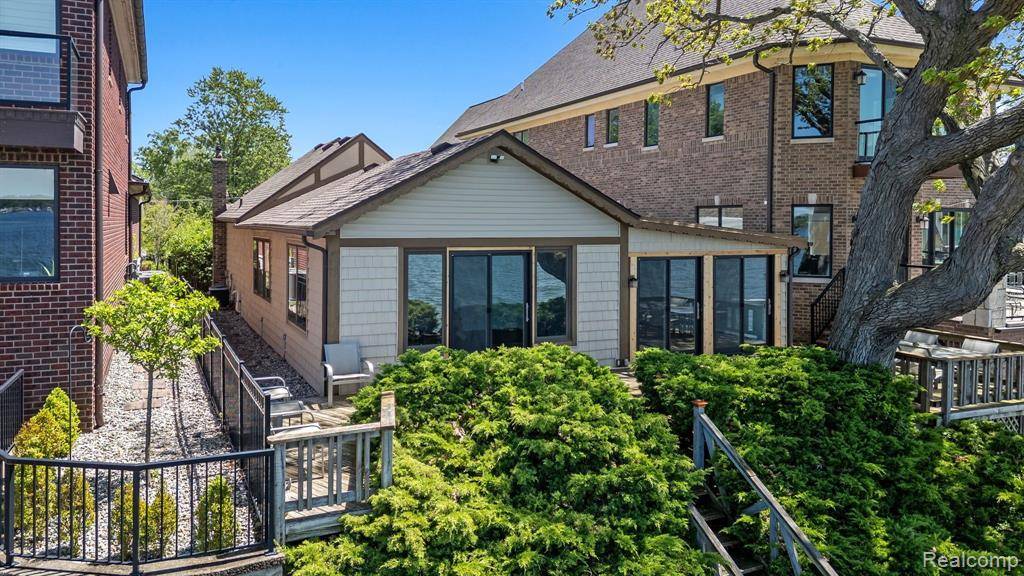Novi, MI 48377,1294 E LAKE Drive