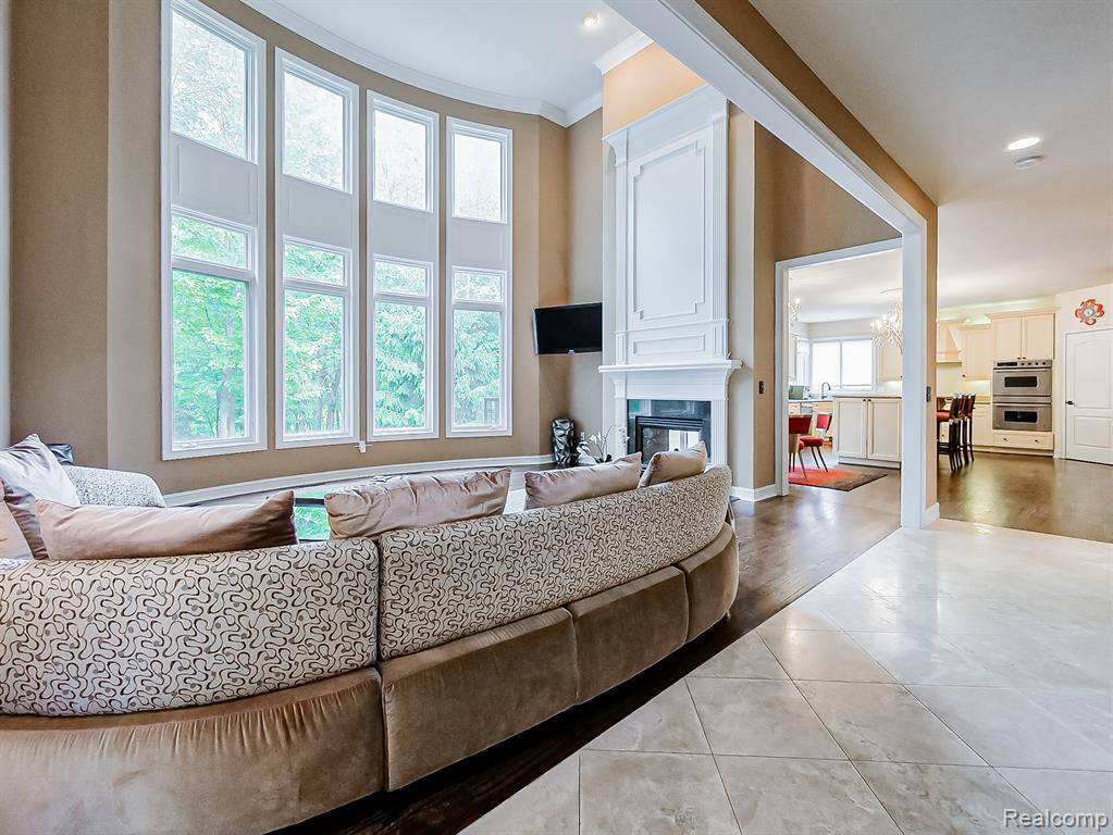 West Bloomfield Twp, MI 48323,4575 FOREST EDGE Lane
