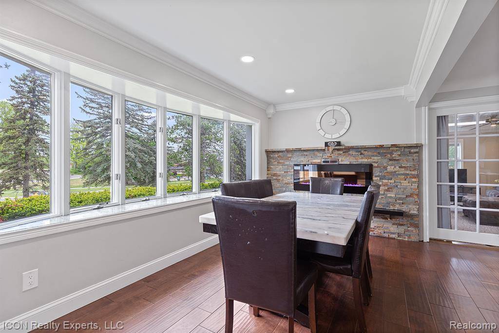 Rochester Hills, MI 48309,1533 WALTON Boulevard