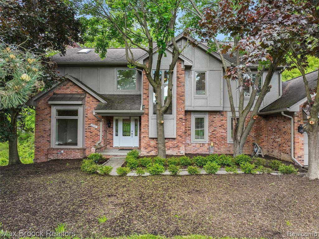 West Bloomfield Twp, MI 48322,5844 INDEPENDENCE Lane