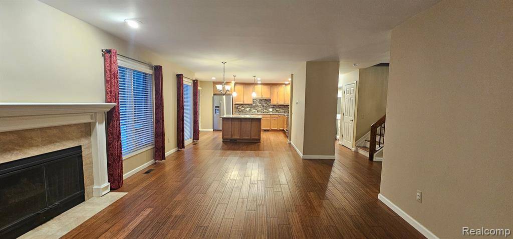 Farmington Hills, MI 48331,33785 VISTA DR Drive