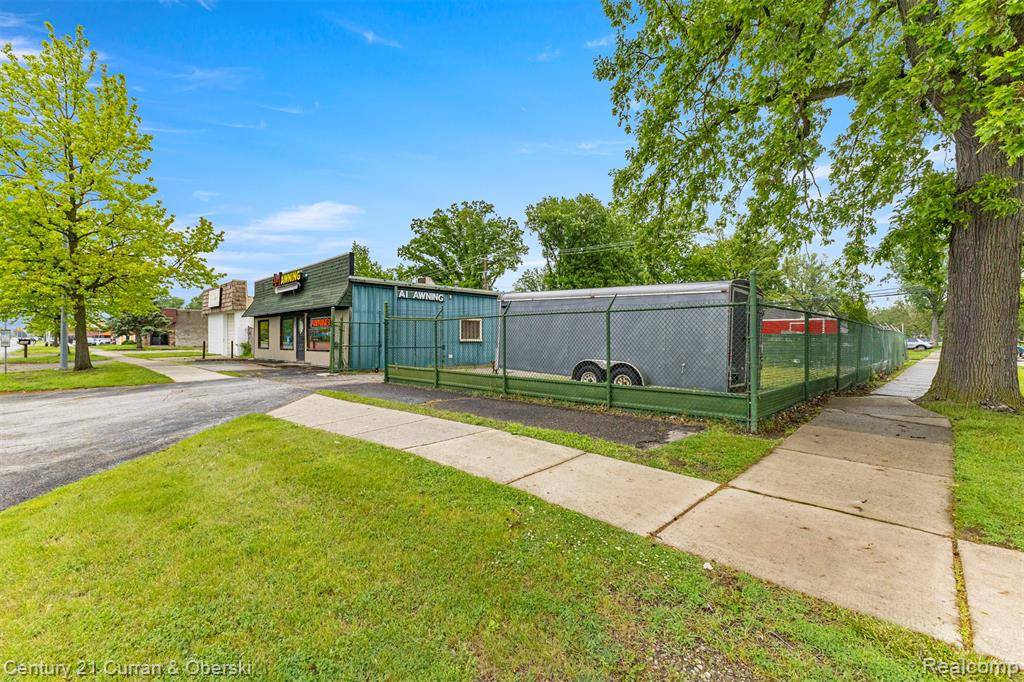 Westland, MI 48185,27618 WARREN Road