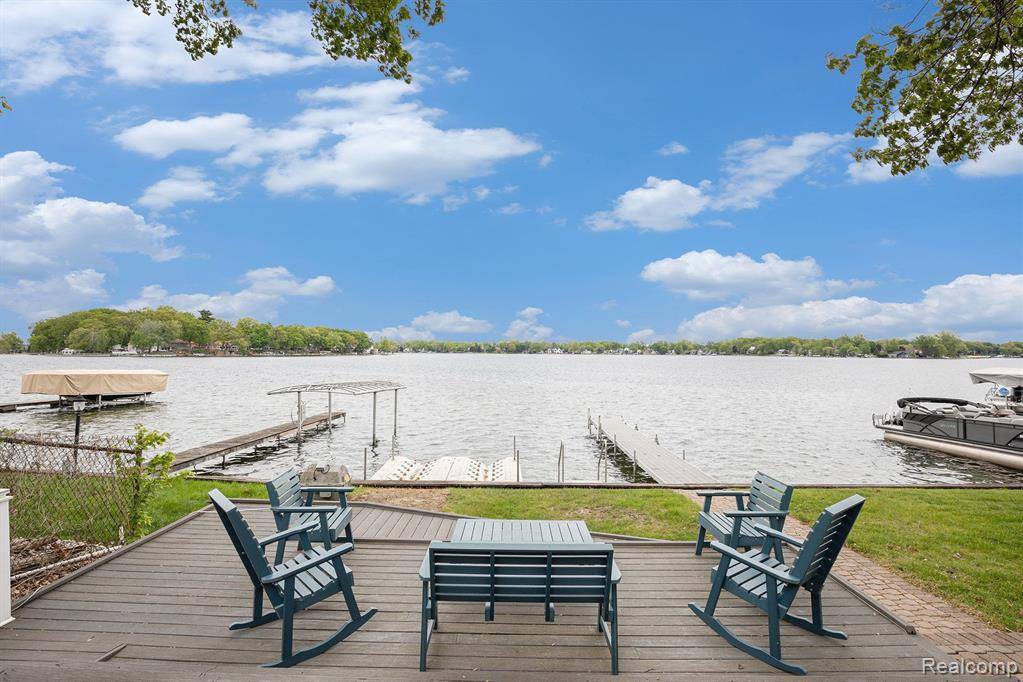 Fenton Twp, MI 48430,13147 LAKE SHORE Drive