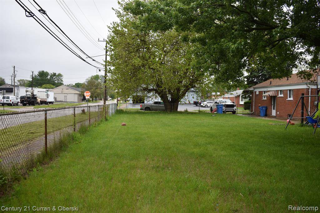 Dearborn Heights, MI 48127,5910 N WAVERLY Street