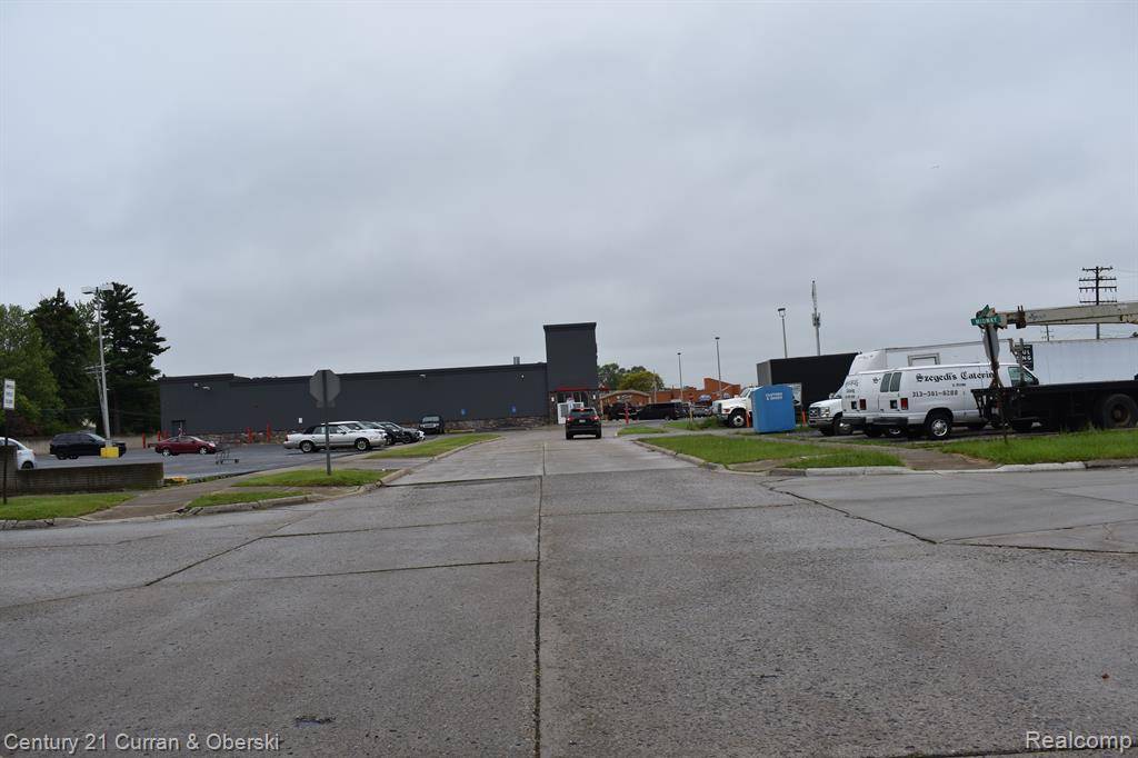 Dearborn Heights, MI 48127,5910 N WAVERLY Street